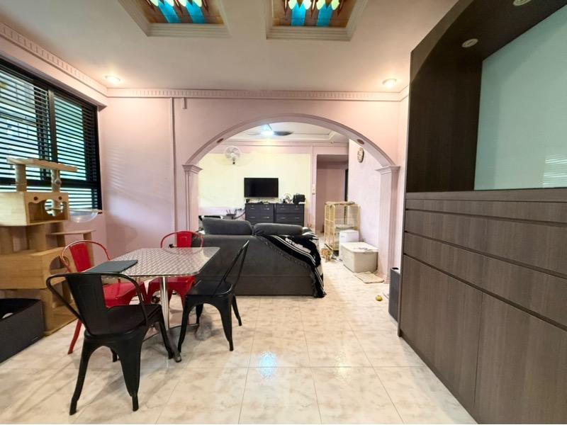 943 Hougang Street 92 HDB Apartment For Sale, $595,000, 3 Bed 2 Bath 1,087 sqft $547.00 psf