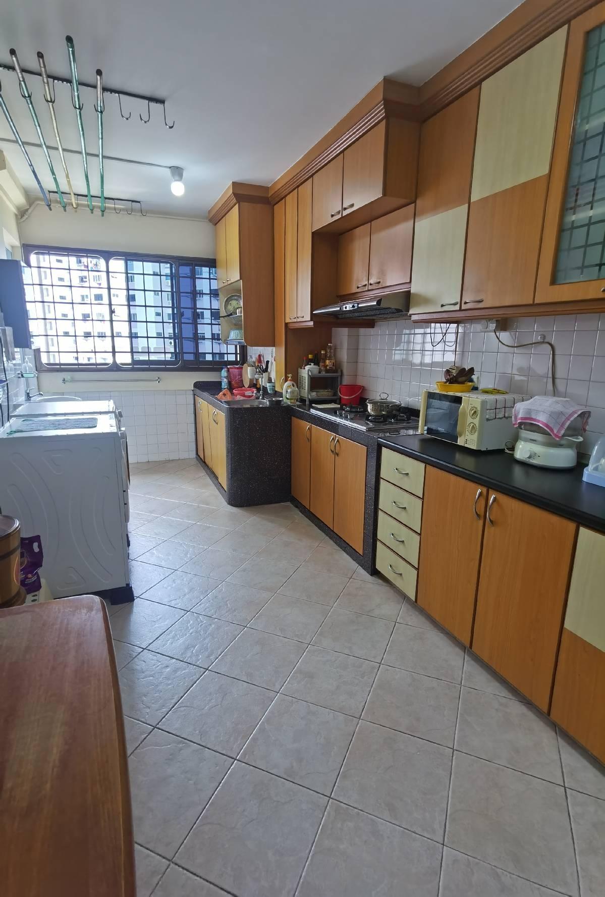 HDB Apartment for Sale: Yishun, D27, 760627