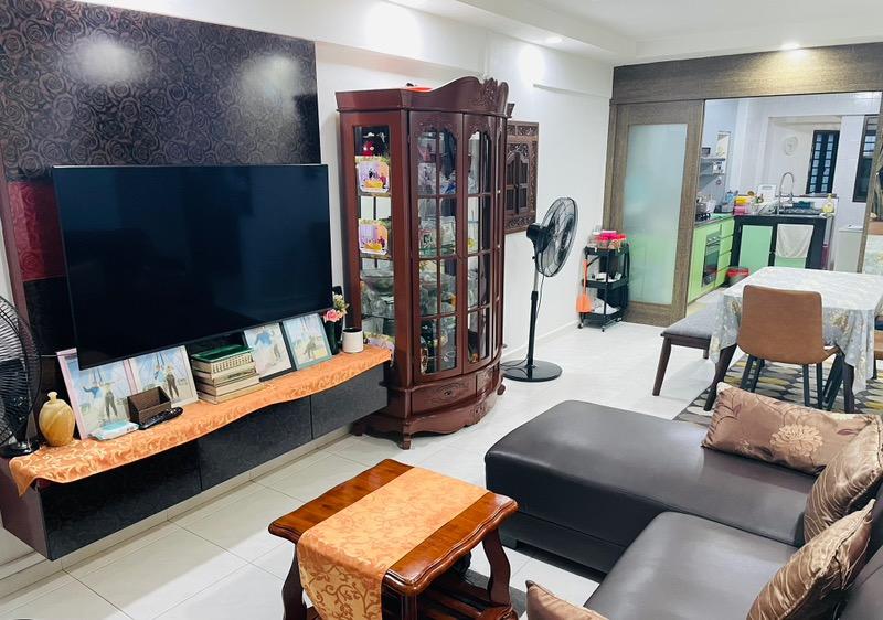 Prop-GPT: HDB Apartment: D27 Yishun 282 Yishun Avenue 6