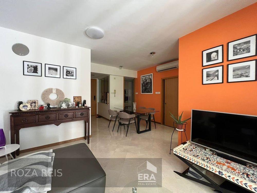 Prop-GPT: Condominium: D09 Cairnhill 8 @ Mount Sophia