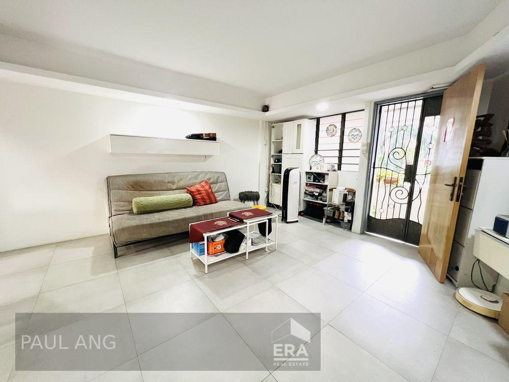 Mins Walk to Mrt, Old Airport Road Food Centre and Amenties