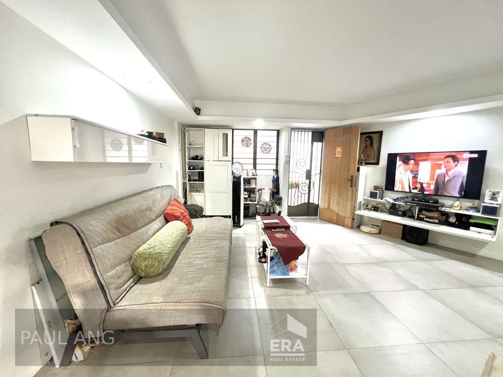 Mins Walk to Mrt, Old Airport Road Food Centre and Amenties