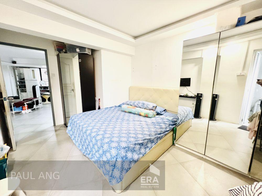 Mins Walk to Mrt, Old Airport Road Food Centre and Amenties