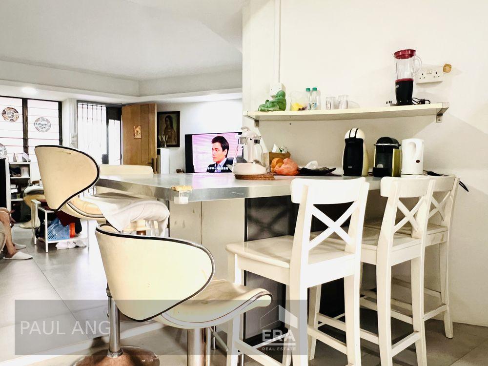 Mins Walk to Mrt, Old Airport Road Food Centre and Amenties