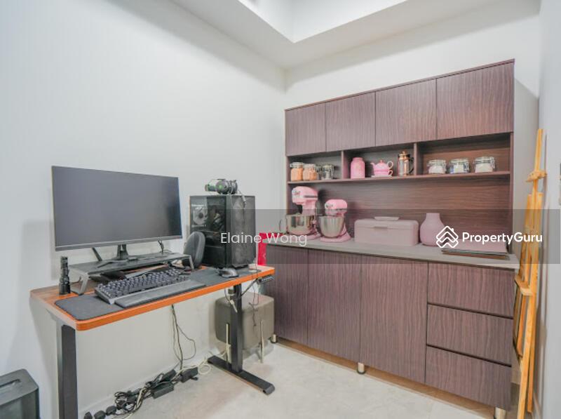 Condominium for Sale: D05, 118175