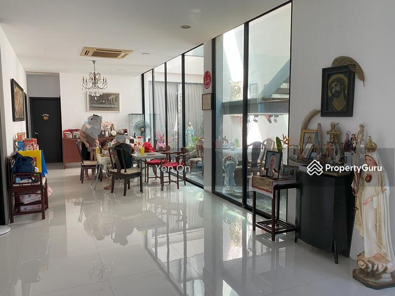 Prop-GPT: Semi-Detached: D15 Katong Cheap Big Semi-Detached near Katong East Coast