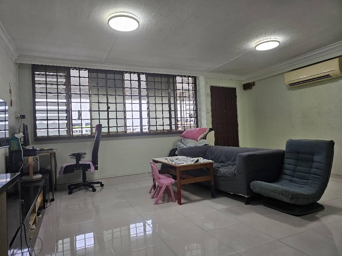 HDB Apartment for Sale: Yishun, D27, 760641