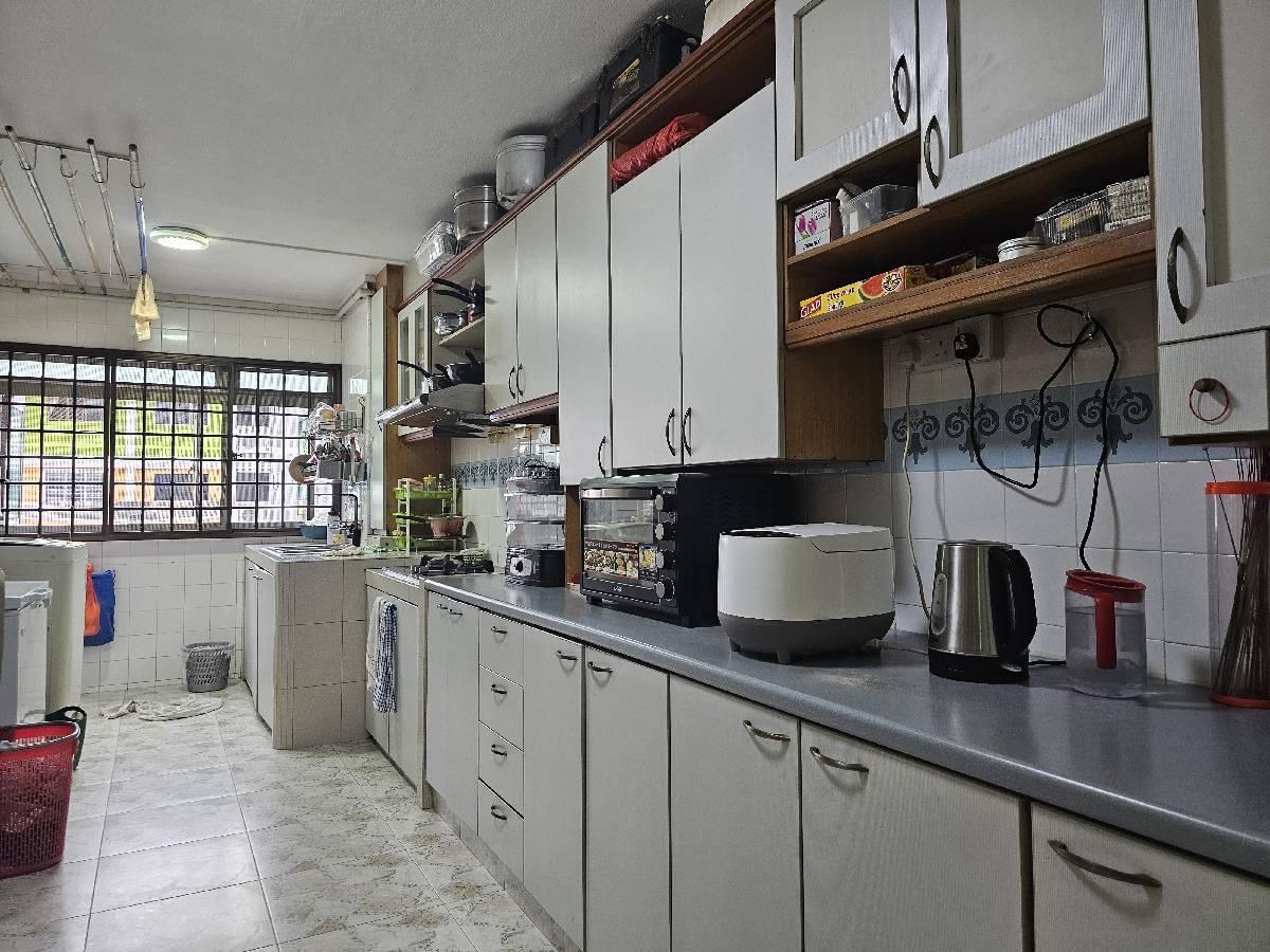 HDB Apartment for Sale: Yishun, D27, 760641