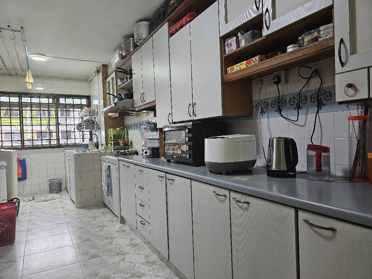 HDB Apartment for Sale: Yishun, D27, 760641