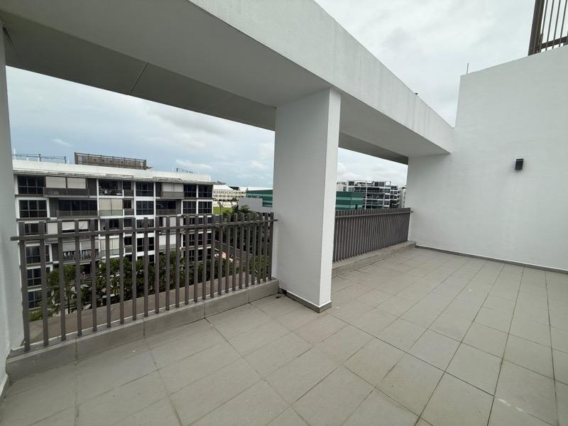 The Inflora Condominium For Sale, $1,750,000, 3 Bed 3 Bath 1,582 sqft $1,106.00 psf