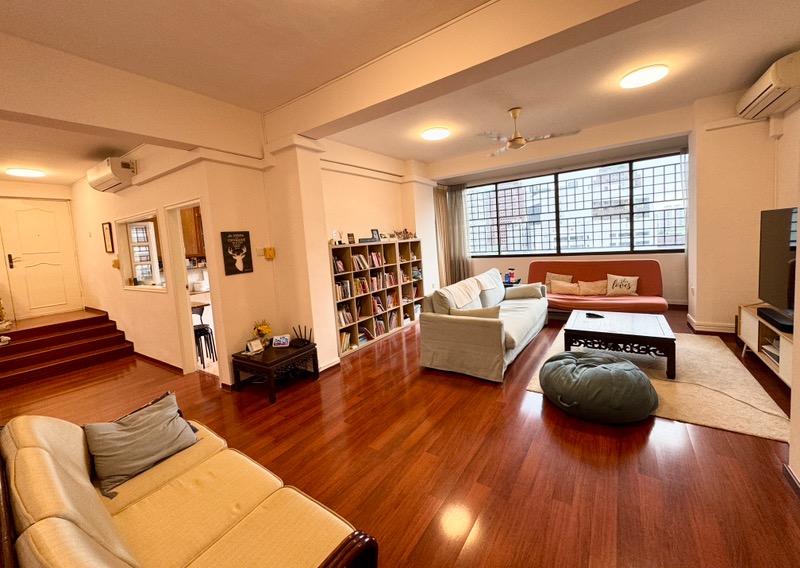 Prop-GPT: Condominium: D09 Cairnhill Elizabeth Tower