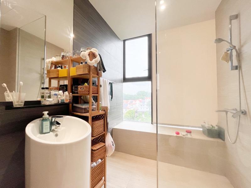 The Brooks I & The Brooks II Apartment For Sale, $1,210,000, 2 Bed 1 Bath 603 sqft $2,007.00 psf