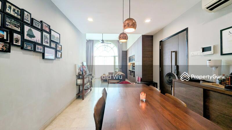 Prop-GPT: Condominium: D16 Bayshore Freehold Condo Walking Distance to Bayshore MRT station!