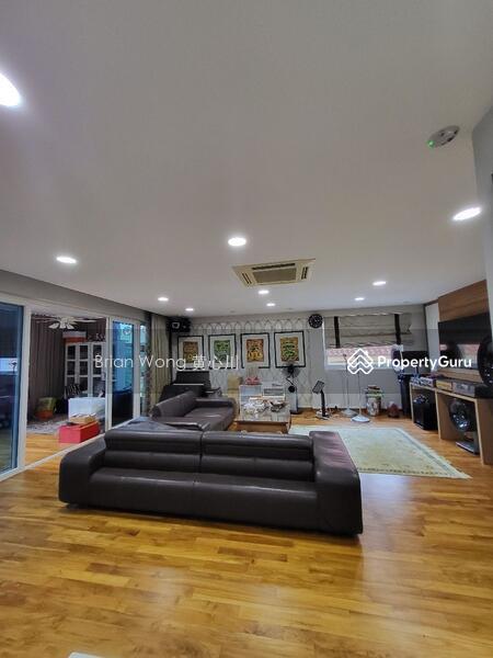 C.H.E.A.P. Freehold Bungalow with Pool and Lift