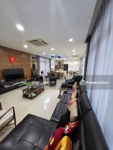 C.H.E.A.P. Freehold Bungalow with Pool and Lift