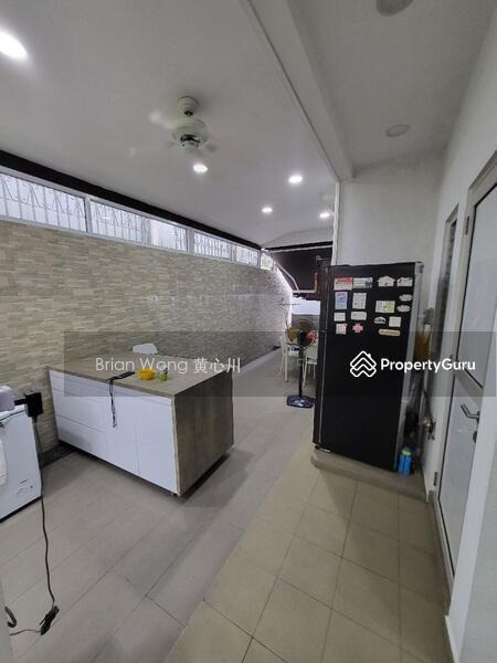 C.H.E.A.P. Freehold Bungalow with Pool and Lift