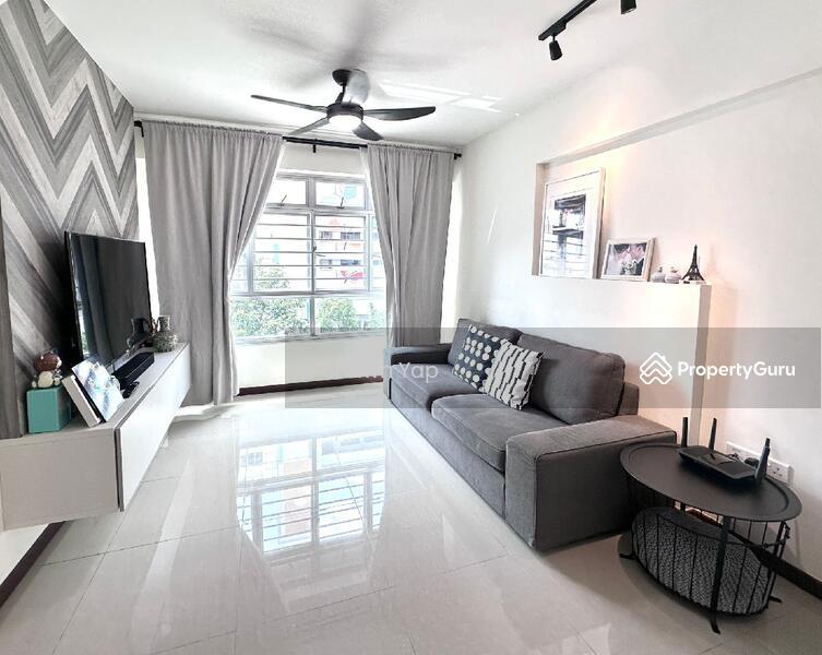 Prop-GPT: HDB Flat: D25 Kranji 184A Marsiling Greenview