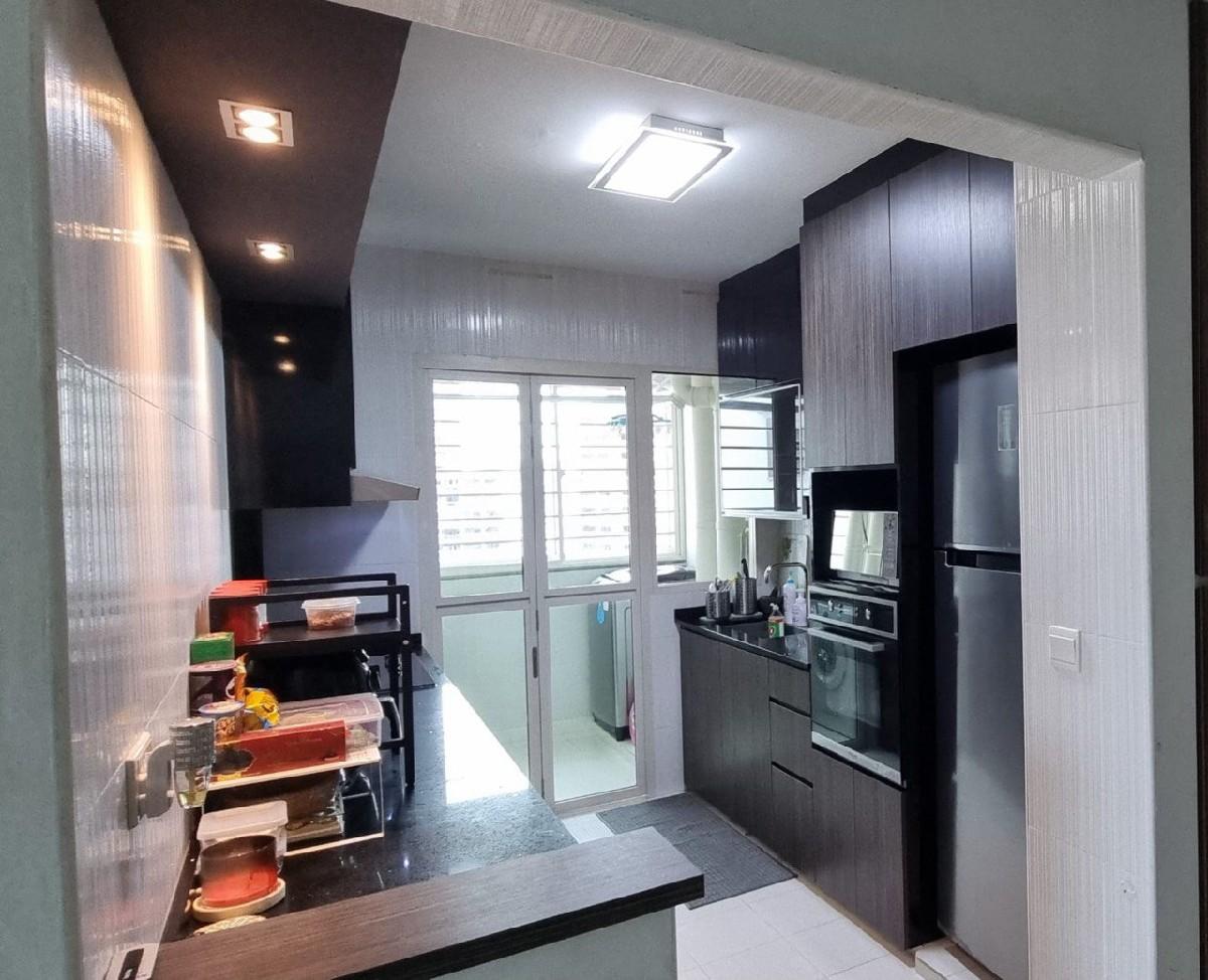 296A Bukit Batok Street 22 HDB Apartment For Sale, $945,000, 3 Bed 2 Bath 1,227 sqft $770.00 psf