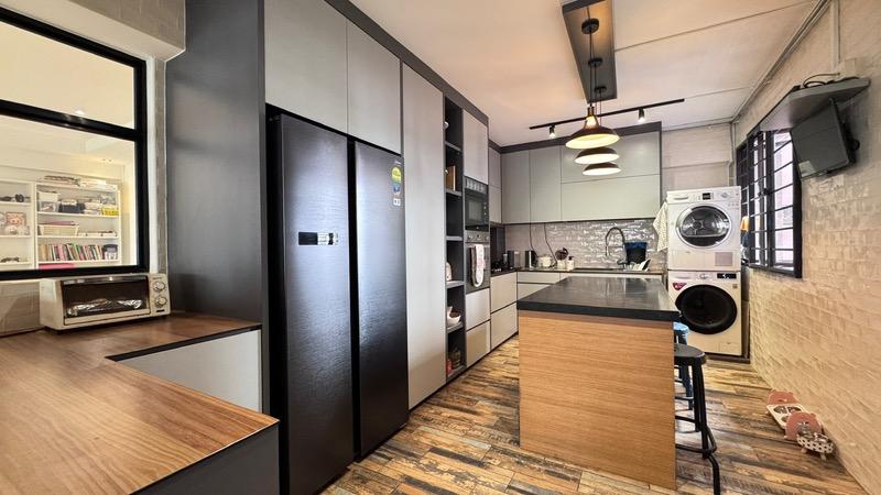 560 Hougang Street 51 HDB Apartment For Sale, $1,290,000, 3 Bed 2 Bath 1,550 sqft $832.00 psf