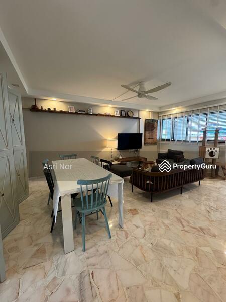 Prop-GPT: HDB Flat: D18 Tampines 271 Tampines Street 21