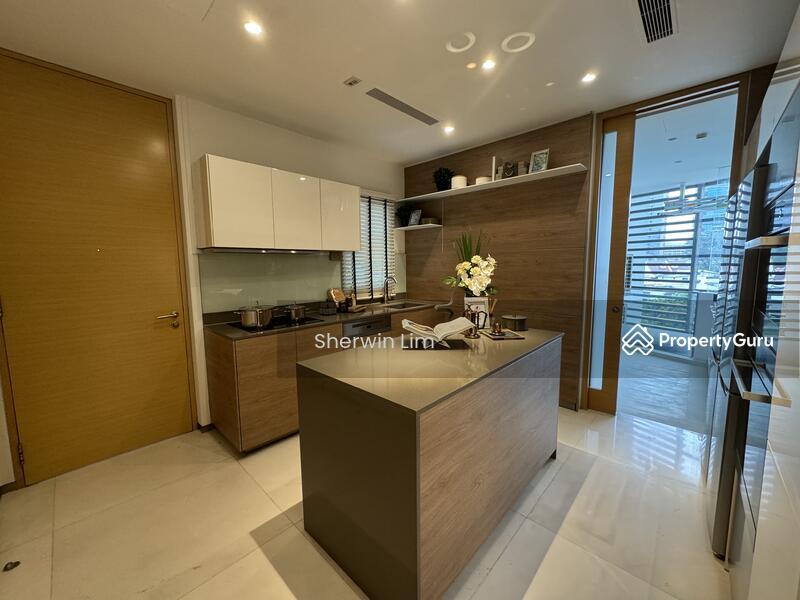 Prop-GPT: Condominium: D10 Grange Road Cliveden at Grange