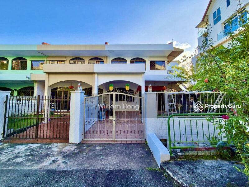 Prop-GPT: Corner Terrace: D19  Freehold Corner Terrace along Saint Xavier's Lane $16xx psf