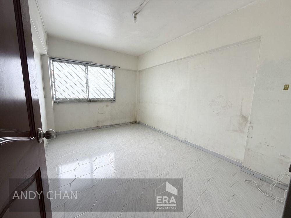 HDB - 2 room for Sale: Serangoon Central Drive, Serangoon, D19, 550261