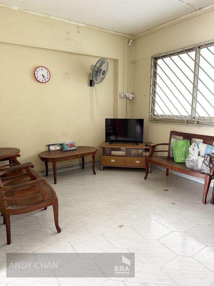 HDB - 2 room for Sale: Serangoon Central Drive, Serangoon, D19, 550261