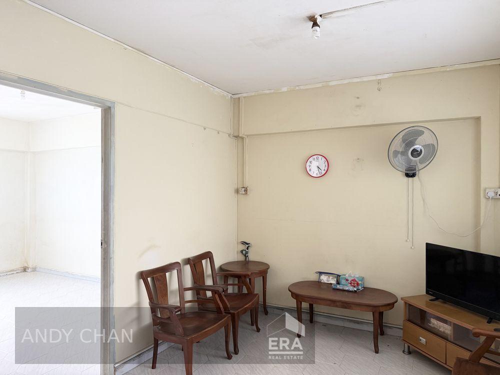 HDB - 2 room for Sale: Serangoon Central Drive, Serangoon, D19, 550261