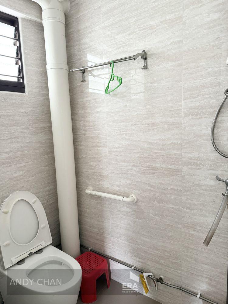 HDB - 2 room for Sale: Serangoon Central Drive, Serangoon, D19, 550261
