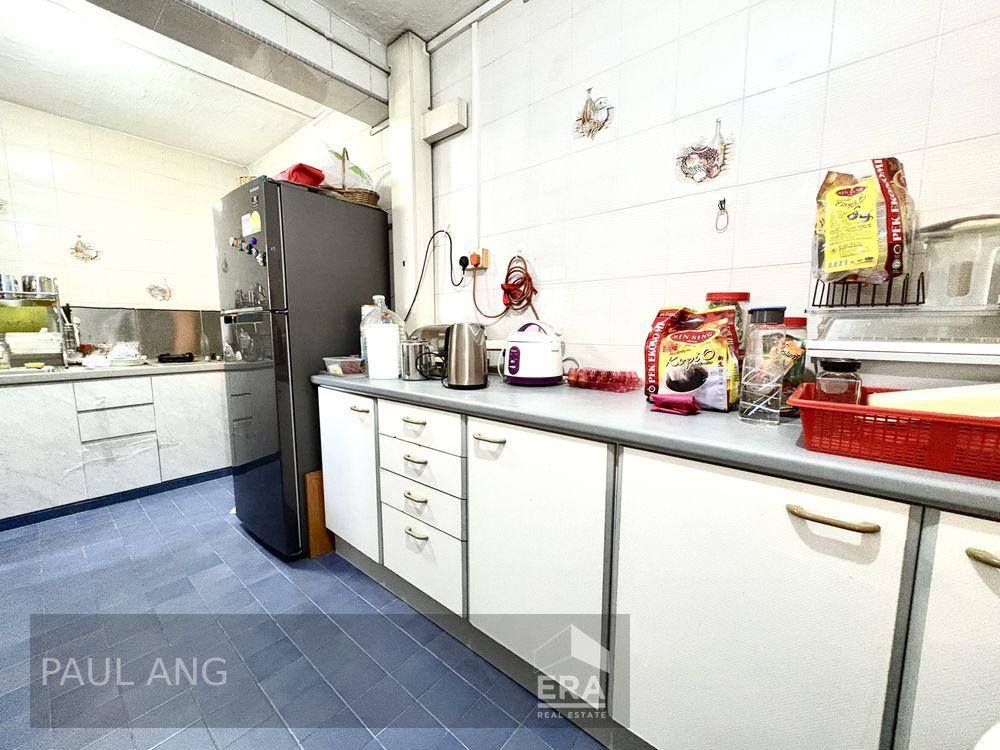 High Floor Bright & Breezy 5 Room! Mins Walk to Aljunied Mrt!