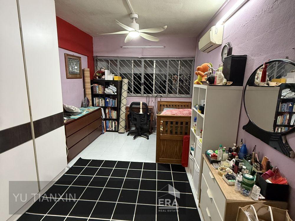 Prop-GPT: HDB - 3 room: D12 Whampoa 121 Mcnair Road