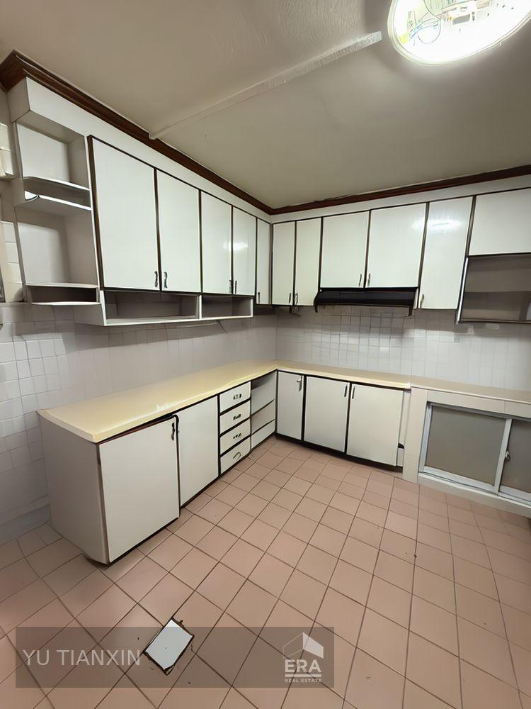 Serious Seller, Priced to Move! 4 Room Corner, High Floor, Convenient!