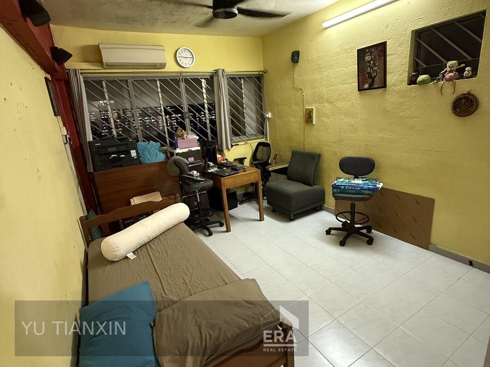 Serious Seller, Priced to Move! 4 Room Corner, High Floor, Convenient!