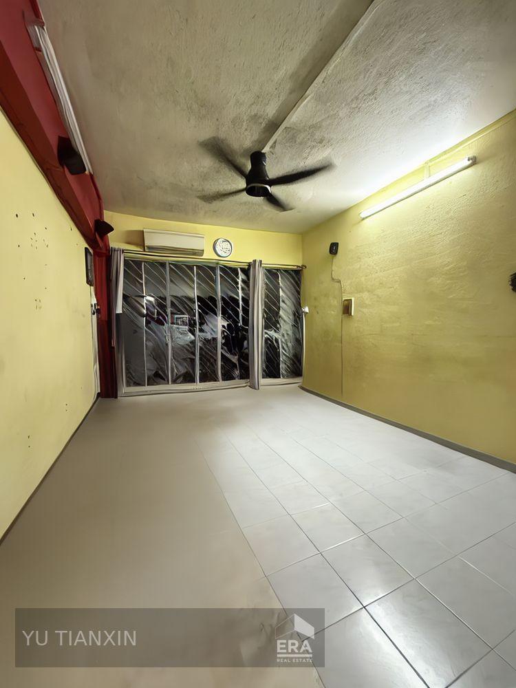 Serious Seller, Priced to Move! 4 Room Corner, High Floor, Convenient!