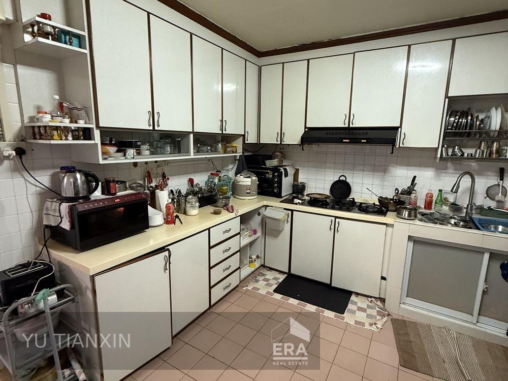 Serious Seller, Priced to Move! 4 Room Corner, High Floor, Convenient!