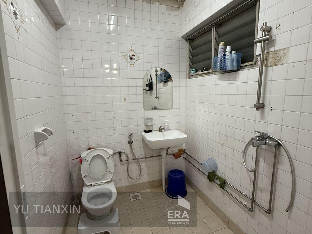 Serious Seller, Priced to Move! 4 Room Corner, High Floor, Convenient!