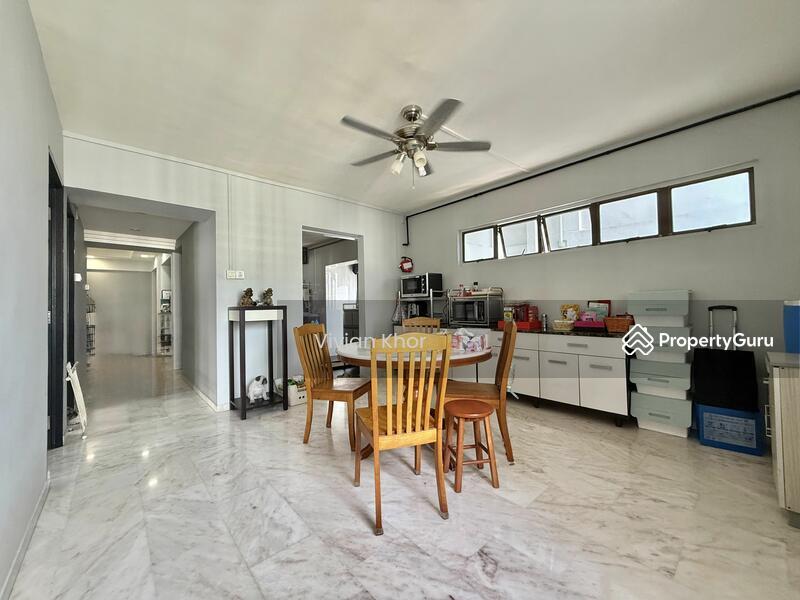 327 Jurong East Street 31