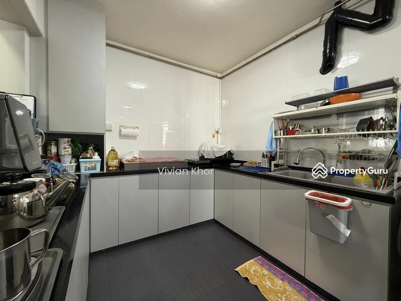 327 Jurong East Street 31