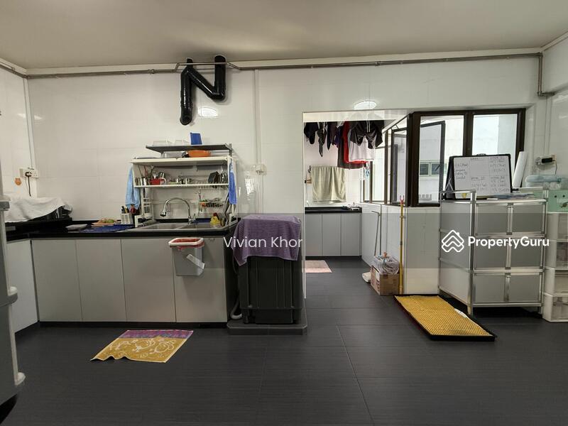 327 Jurong East Street 31