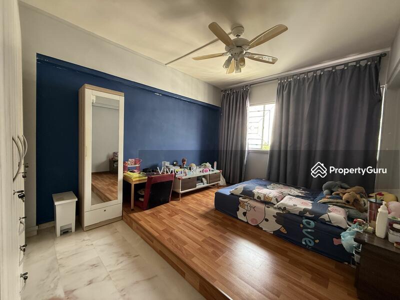 327 Jurong East Street 31