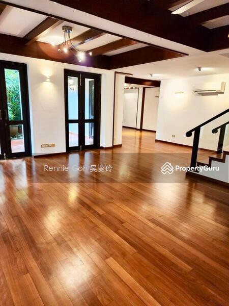 Semi D Off University Road For Sale