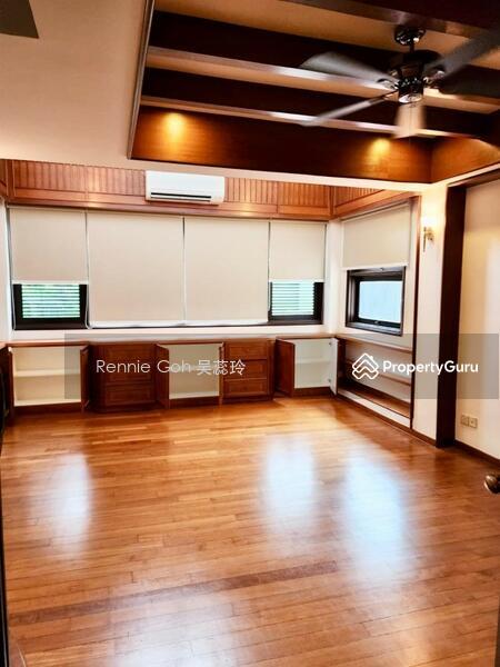 Semi D Off University Road For Sale