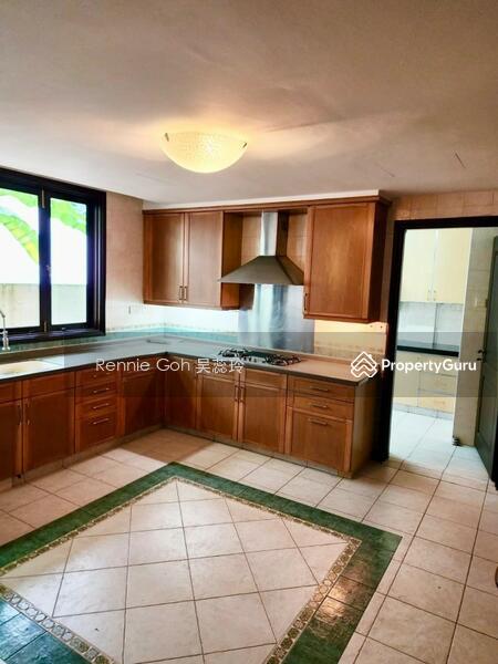 Semi D Off University Road For Sale