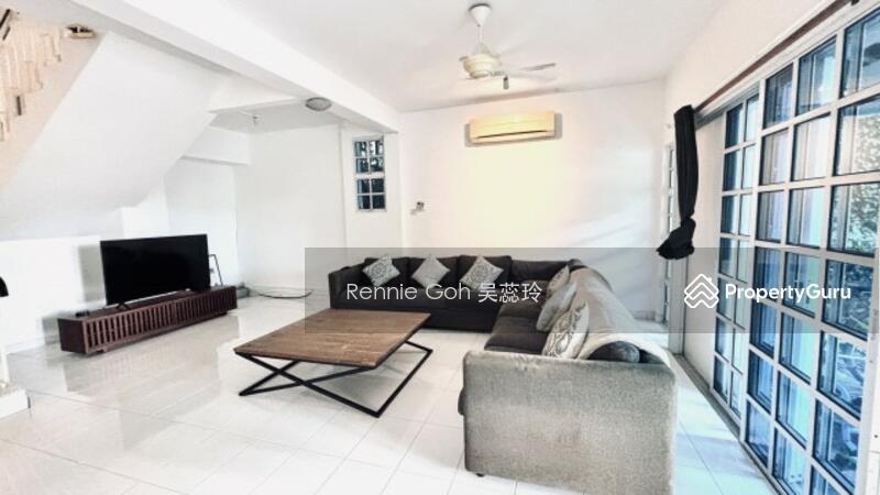 Prop-GPT: Detached: D21  Detached With Pool At Sunset Way For Sale