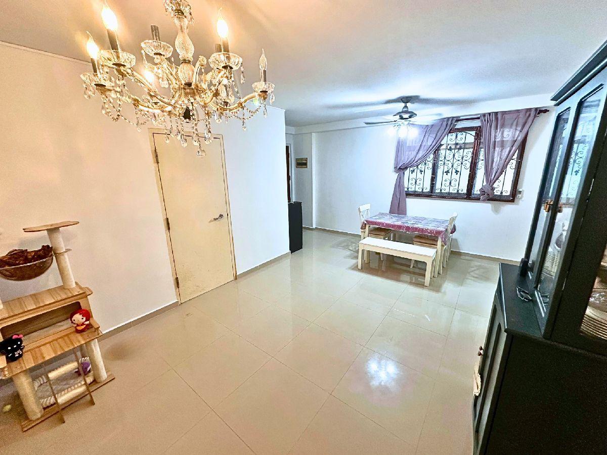 678D Jurong West Street 64 HDB Apartment For Sale, $585,000, 3 Bed 2 Bath 1,184 sqft $494.00 psf