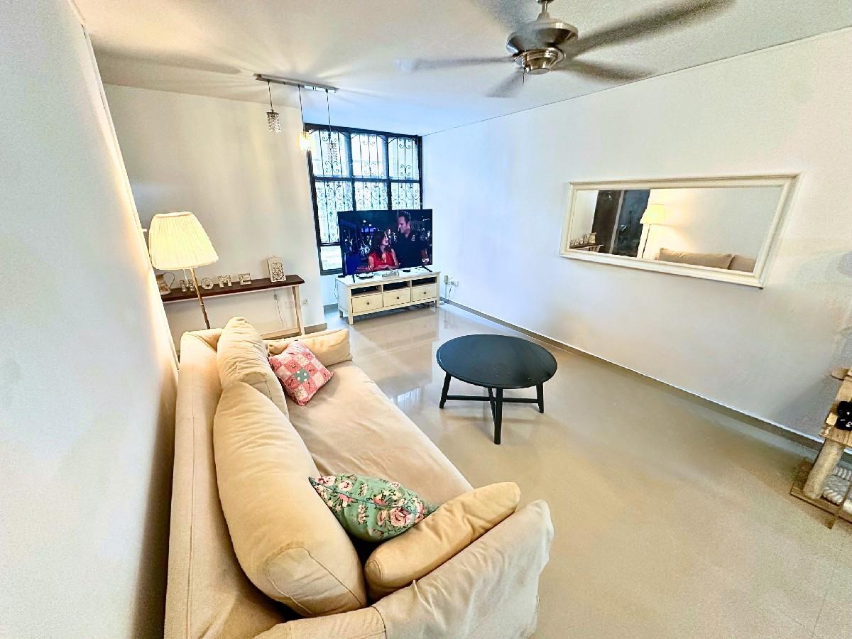 678D Jurong West Street 64 HDB Apartment For Sale, $585,000, 3 Bed 2 Bath 1,184 sqft $494.00 psf