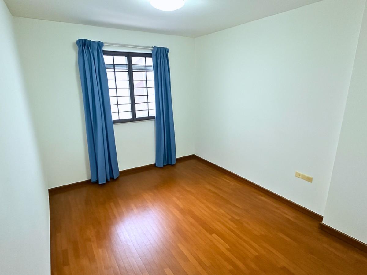 678D Jurong West Street 64 HDB Apartment For Sale, $585,000, 3 Bed 2 Bath 1,184 sqft $494.00 psf