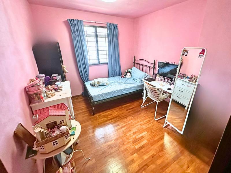 678D Jurong West Street 64 HDB Apartment For Sale, $584,999, 3 Bed 2 Bath 1,184 sqft $494.00 psf