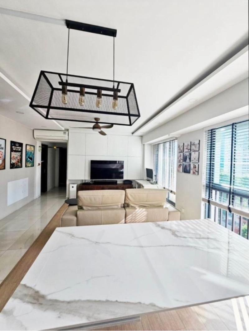 Prop-GPT: HDB Apartment: D02  1E CANTONMENT ROAD